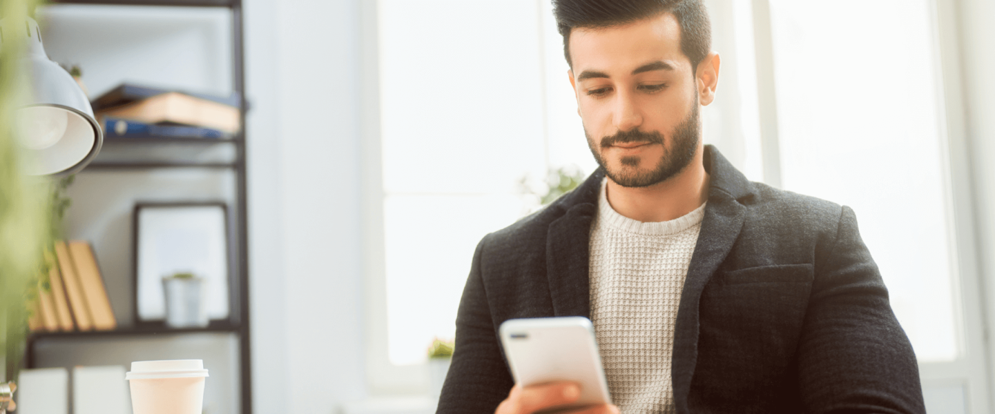 A man researching what his 624 credit score means